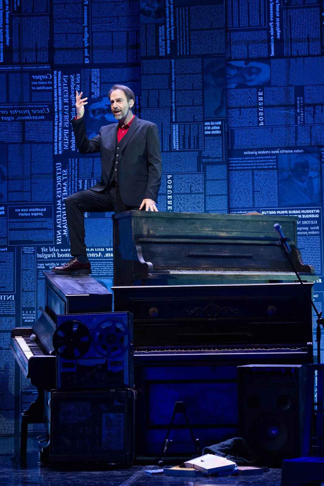 Neri Marcor&egrave; porta in scena &ldquo;Gaber &ndash; Mi fa male il mondo&rdquo;