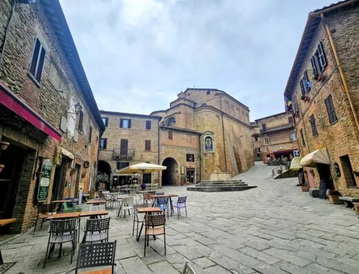 Il Gallo Nel Pozzo